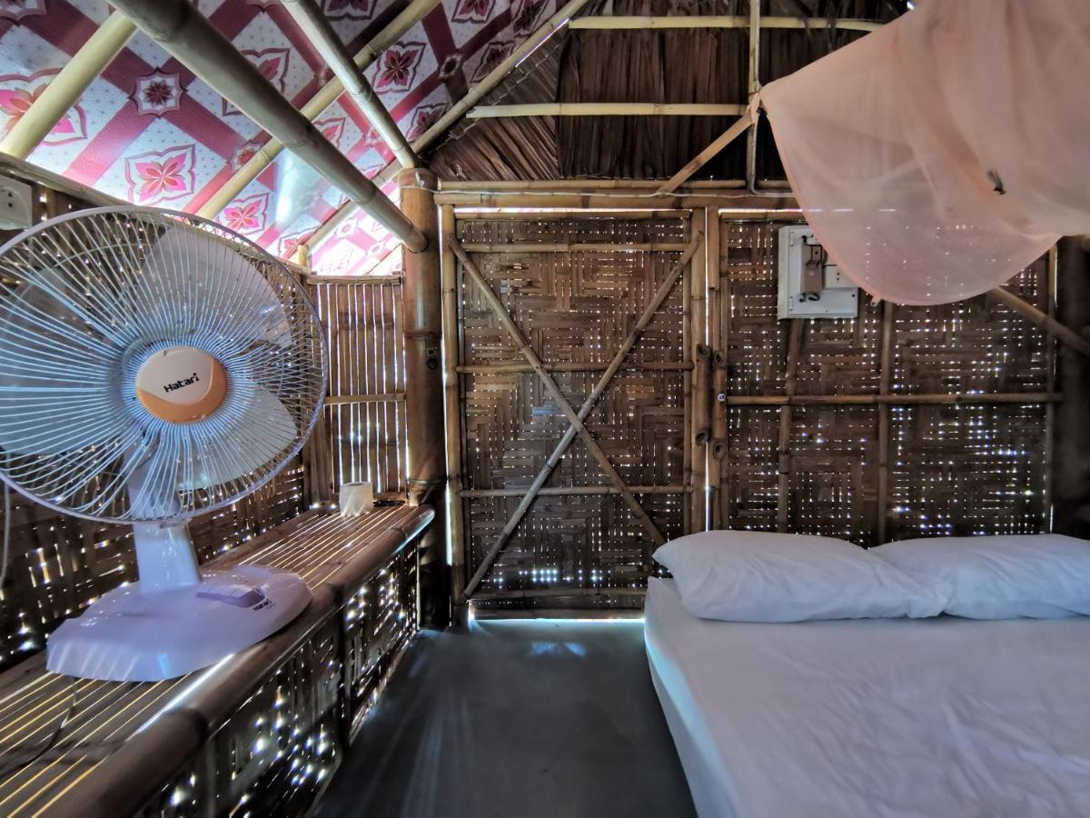Phuhaya Bamboo Bungalows Ko Lanta Exteriör bild